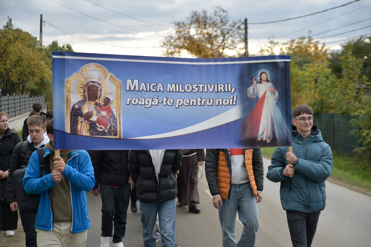 Pelerinajul elevilor de clasa a XII-a la Cacica